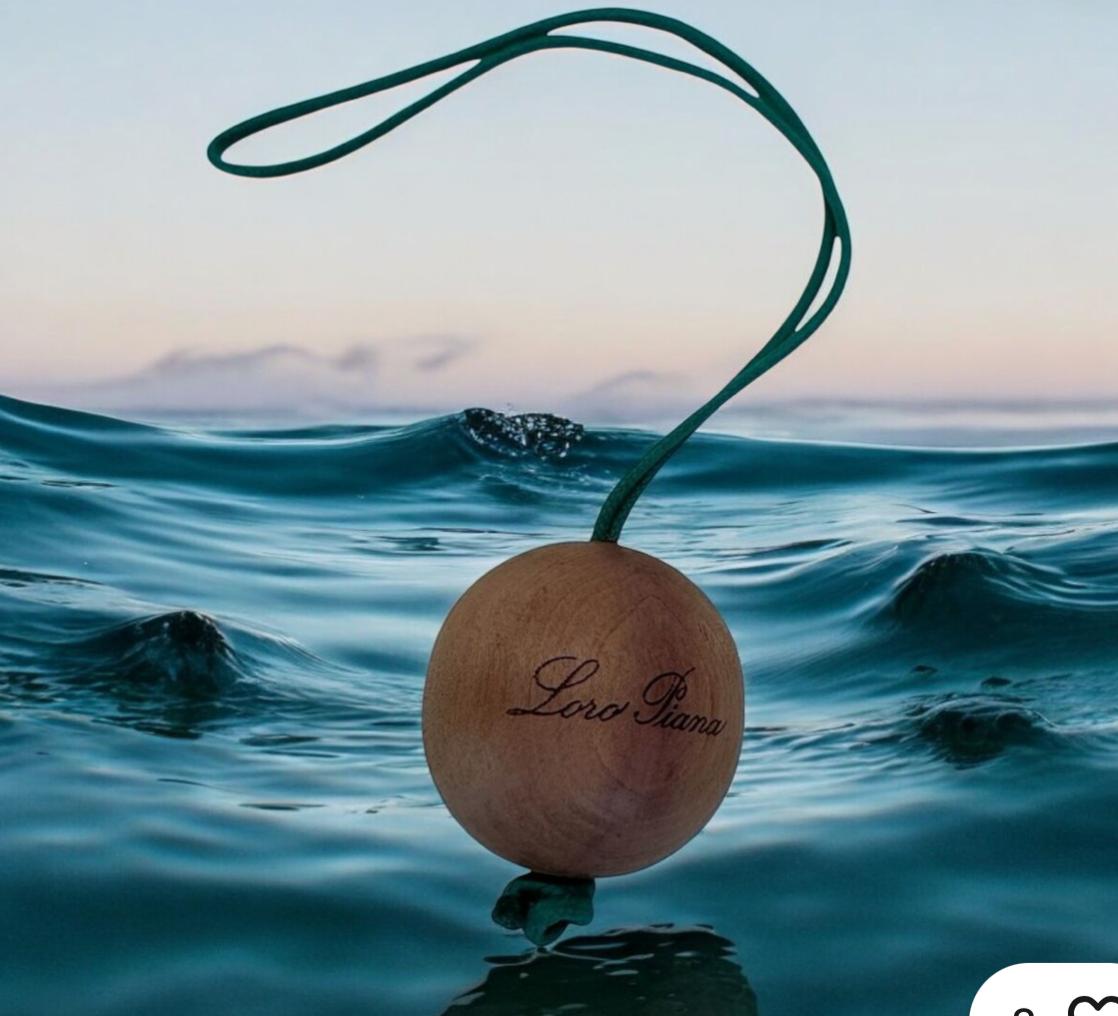 Elegant Floral Pendant Necklace – A Timeless Statement